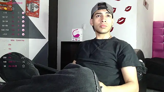 Snapshot of zack_thunder chatting on February 16, 2025, 12:21 pm zack thunder online show from February 16, 2025, 12:21 pm