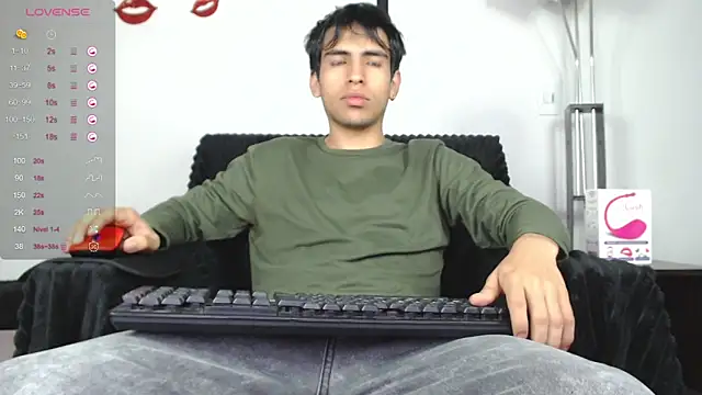 Snapshot of zack_thunder chatting on February 2, 2025, 12:13 pm zack thunder online show from February 2, 2025, 12:13 pm