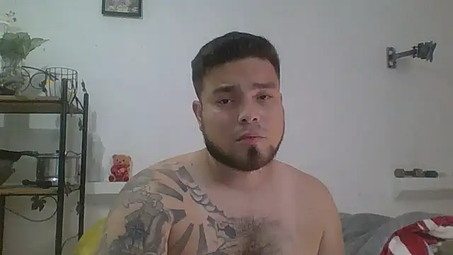 Snapshot of DirtyRcride chatting on October 10, 2025, 6:42 pm DirtyRcride online show from October 10, 2025, 6:42 pm