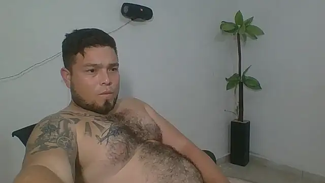 Snapshot of DirtyRcride chatting on September 28, 2025, 5:14 am DirtyRcride online show from September 28, 2025, 5:14 am