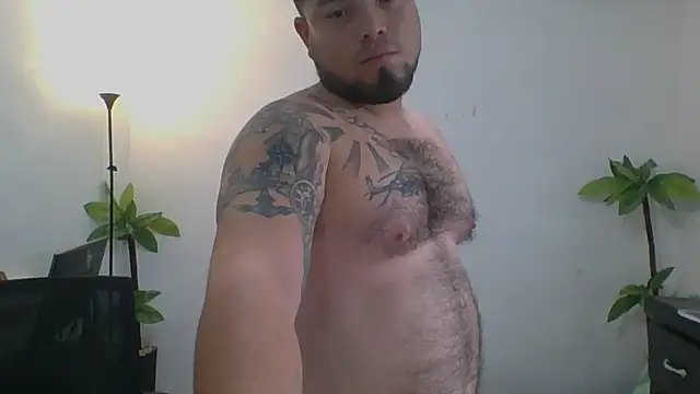 Snapshot of DirtyRcride chatting on November 3, 2025, 6:55 pm DirtyRcride online show from November 3, 2025, 6:55 pm