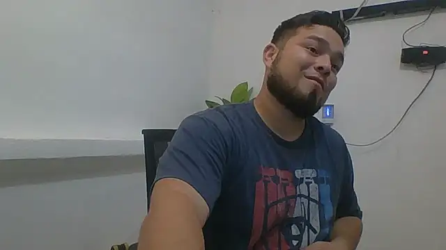 Snapshot of DirtyRcride chatting on October 13, 2025, 4:25 am DirtyRcride online show from October 13, 2025, 4:25 am