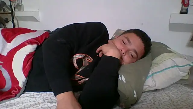 Snapshot of DirtyRcride chatting on November 10, 2025, 4:23 pm DirtyRcride online show from November 10, 2025, 4:23 pm