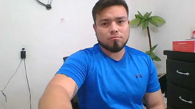 Snapshot of DirtyRcride chatting on November 11, 2025, 4:46 pm DirtyRcride online show from November 11, 2025, 4:46 pm