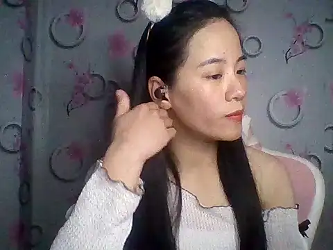 Snapshot of Nana-68 chatting on October 28, 2025, 1:10 pm Nana-68 online show from October 28, 2025, 1:10 pm