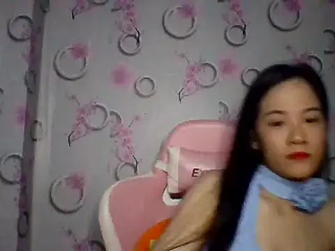 Snapshot of Nana-68 chatting on October 2, 2025, 1:36 pm Nana-68 online show from October 2, 2025, 1:36 pm