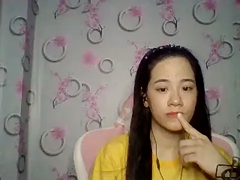 Snapshot of Nana-68 chatting on September 30, 2025, 1:39 pm Nana-68 online show from September 30, 2025, 1:39 pm