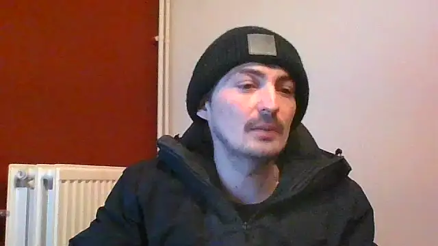 Wesleymodel online show from January 14, 2026, 7:50 pm