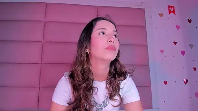 Snapshot of little-Emma chatting on October 17, 2025, 3:21 am little-Emma online show from October 17, 2025, 3:21 am