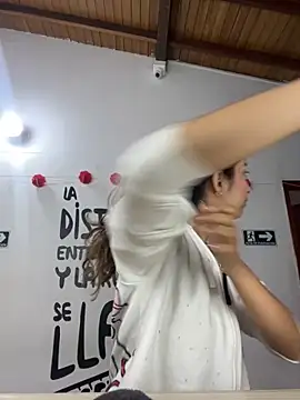 Snapshot of little-Emma chatting on September 18, 2025, 3:09 am little-Emma online show from September 18, 2025, 3:09 am