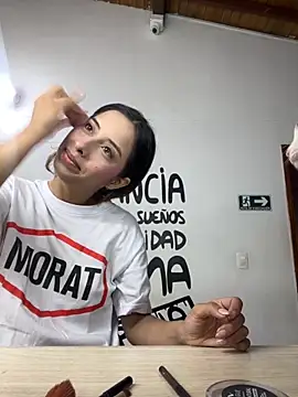 Snapshot of little-Emma chatting on September 25, 2025, 2:50 am little-Emma online show from September 25, 2025, 2:50 am