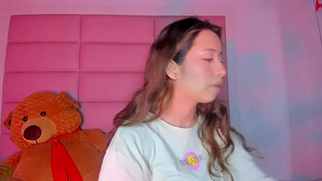 Snapshot of little-Emma chatting on March 15, 2025, 3:18 am little-Emma online show from March 15, 2025, 3:18 am