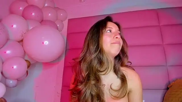 Snapshot of little-Emma chatting on February 23, 2025, 9:44 am little-Emma online show from February 23, 2025, 9:44 am