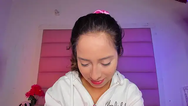 little-Emma online show from January 12, 2026, 3:35 am