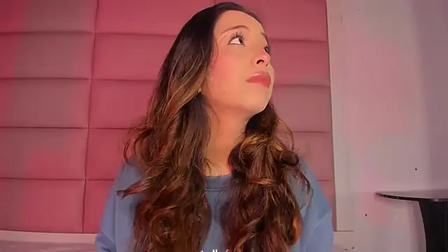 little-Emma online show from November 23, 2025, 3:05 am