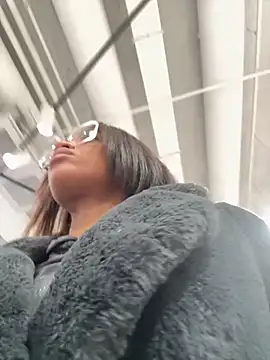 Black Dolll online show from November 20, 2025, 9:32 am