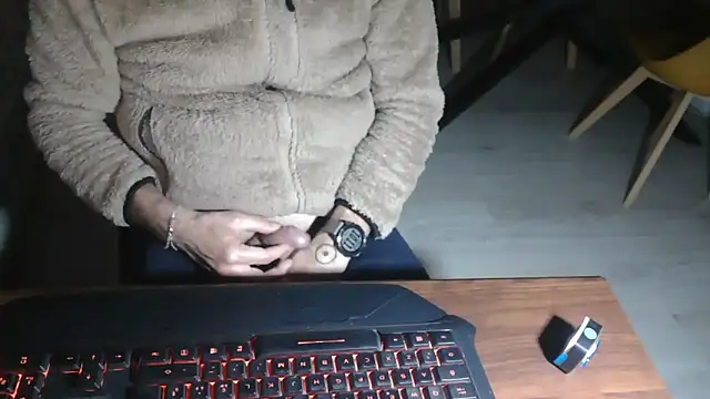 Adri gard online show from March 4, 2026, 9:11 pm