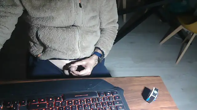 Adri gard online show from March 16, 2026, 9:28 pm