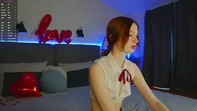 Snapshot of Viola__moon chatting on February 16, 2025, 1:05 pm Viola moon online show from February 16, 2025, 1:05 pm