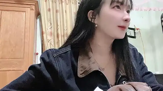 Snapshot of Nery_Asian chatting on February 19, 2026, 6:10 am Nery Asian online show from February 19, 2026, 6:10 am