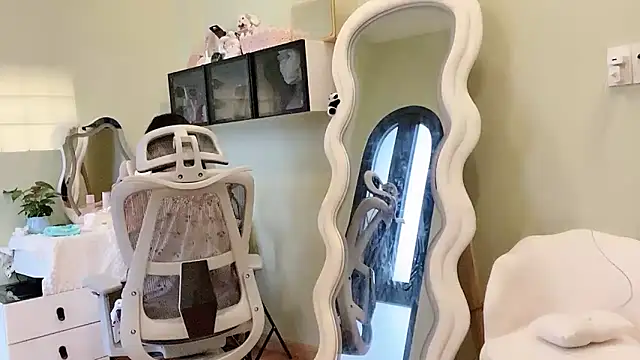 Snapshot of Nery_Asian chatting on February 27, 2026, 1:50 am Nery Asian online show from February 27, 2026, 1:50 am