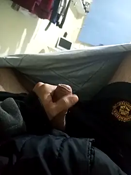 Snapshot of ema57brizuela chatting on October 22, 2025, 8:52 pm ema57brizuela online show from October 22, 2025, 8:52 pm