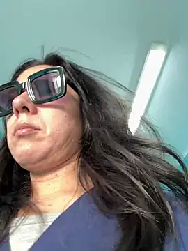 Reinacatchile online show from February 13, 2026, 9:59 pm