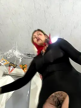 Snapshot of dirty_mistress_69 chatting on October 29, 2025, 2:05 pm dirty mistress 69 online show from October 29, 2025, 2:05 pm