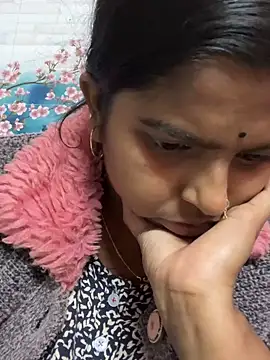 Snapshot of Beauty-queen chatting on February 14, 2025, 2:12 pm Beauty-queen online show from February 14, 2025, 2:12 pm