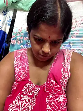 Snapshot of Beauty-queen chatting on October 13, 2025, 12:40 pm Beauty-queen online show from October 13, 2025, 12:40 pm