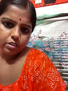 Snapshot of Beauty-queen chatting on October 6, 2025, 1:23 pm Beauty-queen online show from October 6, 2025, 1:23 pm