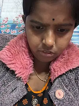 Snapshot of Beauty-queen chatting on February 10, 2025, 1:33 pm Beauty-queen online show from February 10, 2025, 1:33 pm
