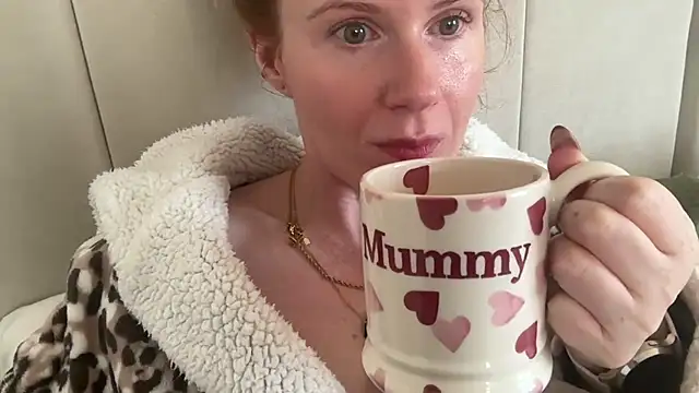 Snapshot of redheadrosie69 chatting on September 25, 2025, 9:04 am redheadrosie69 online show from September 25, 2025, 9:04 am