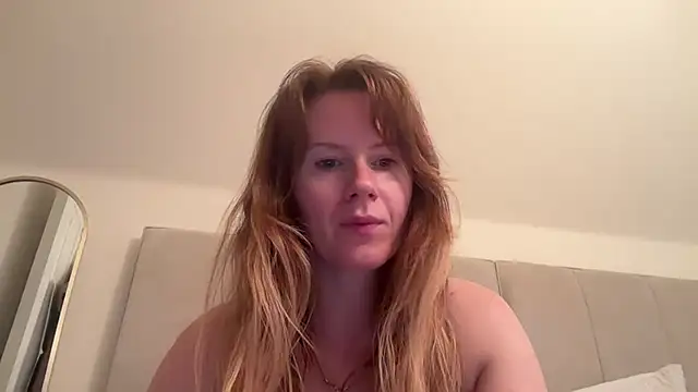 Snapshot of redheadrosie69 chatting on October 17, 2025, 6:50 am redheadrosie69 online show from October 17, 2025, 6:50 am