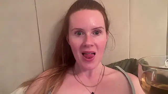 Snapshot of redheadrosie69 chatting on September 24, 2025, 7:09 pm redheadrosie69 online show from September 24, 2025, 7:09 pm