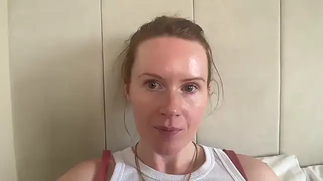 Snapshot of redheadrosie69 chatting on September 21, 2025, 11:37 am redheadrosie69 online show from September 21, 2025, 11:37 am