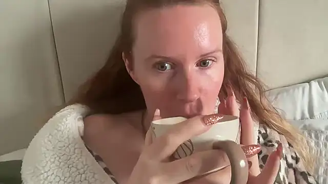 Snapshot of redheadrosie69 chatting on October 23, 2025, 9:19 am redheadrosie69 online show from October 23, 2025, 9:19 am