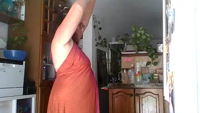 juicyrubies online show from October 5, 2025, 10:06 am