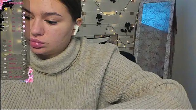 Snapshot of Josephine_Kiss chatting on October 27, 2025, 1:34 pm Josephine Kiss online show from October 27, 2025, 1:34 pm