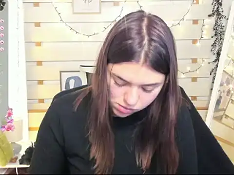 Snapshot of Josephine_Kiss chatting on December 22, 2025, 8:14 am Josephine Kiss online show from December 22, 2025, 8:14 am