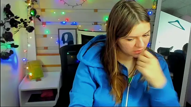 Josephine Kiss online show from April 15, 2026, 1:15 pm