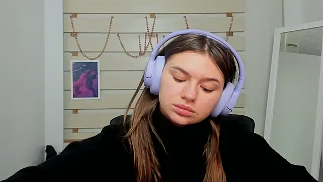 Josephine Kiss online show from February 8, 2025, 4:35 pm