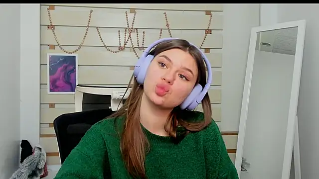 Josephine Kiss online show from February 4, 2025, 10:24 pm