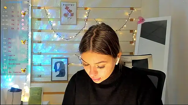 Snapshot of Josephine_Kiss chatting on October 20, 2025, 1:11 pm Josephine Kiss online show from October 20, 2025, 1:11 pm