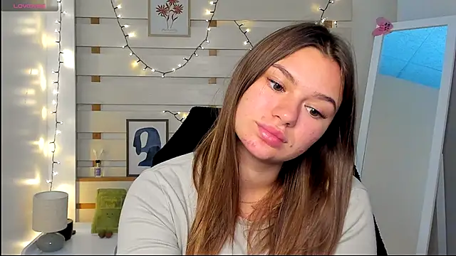 Snapshot of Josephine_Kiss chatting on October 4, 2025, 12:50 pm Josephine Kiss online show from October 4, 2025, 12:50 pm