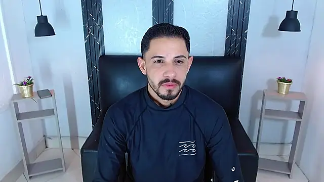 Snapshot of Erick_Wall chatting on July 16, 2026, 2:19 am Erick Wall online show from July 16, 2026, 2:19 am