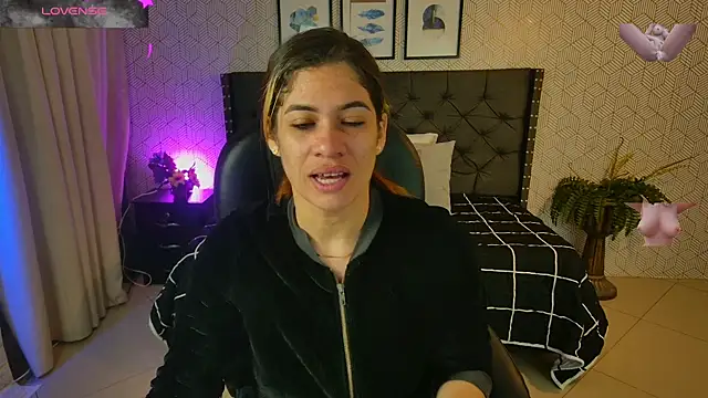 Snapshot of sussy__stone chatting on December 2, 2024, 12:35 pm sussy stone online show from December 2, 2024, 12:35 pm