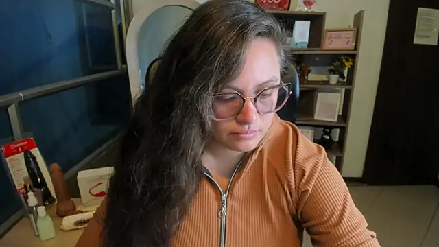 SaraThomso online show from November 7, 2025, 3:11 am