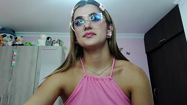 caroline jonson online show from January 29, 2025, 9:07 pm