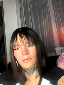 Snapshot of Tifanny_Sweett chatting on October 23, 2025, 4:44 am Tifanny Sweett online show from October 23, 2025, 4:44 am